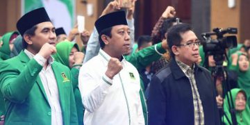 Ketua Umum DPP PPP romahurmuziy tengah