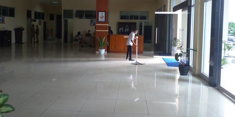 Cegah Corona, Dinas PUPR Provinsi NTT Terapkan Protokol Kesehatan dan Jaga Kebersihan Kantor