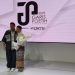 Dekranasda NTT Gandeng Ivan Gunawan Promosikan Kain Tenun Sotis Sumba Timur Melalui Garis Poetih Fashion & Trade 2023