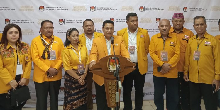 Tepat Tanggal 10, Jam 10.10 Wita, Partai Hanura NTT Mendaftar Ke KPU