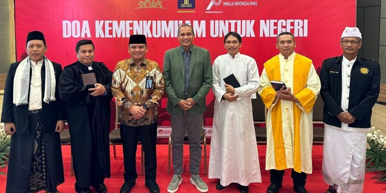 Lima Tokoh Agama Foto Bersama