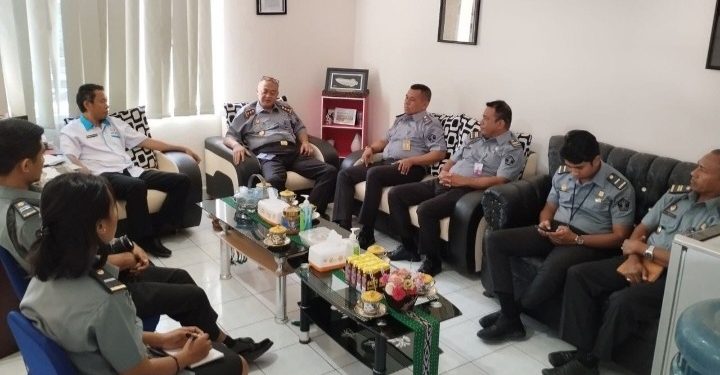 Daftar Pengungsi Secara Elektronik, Rudenim Kupang Menggunakan Kartu Identitas Pengungsi Elektronik