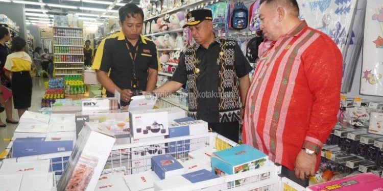 Pantau Pembayaran THR, PJ Walikota Kupang : THR Merupakan Hak Karyawan