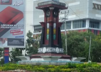 Tugu Jam BI Merusak Pemandangan Kota Kupang