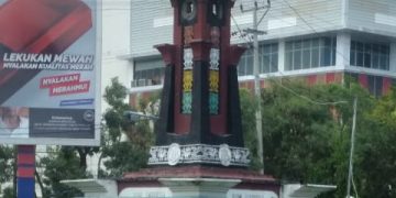 Tugu Jam BI Merusak Pemandangan Kota Kupang