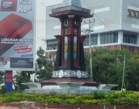 Tugu Jam BI Merusak Pemandangan Kota Kupang