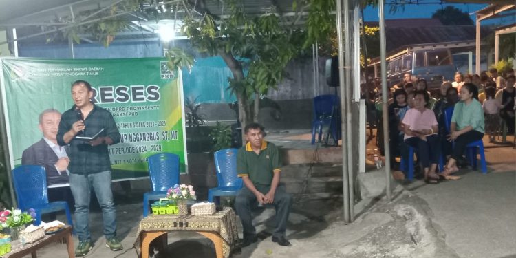 Reses Di Kelurahan Oetete, Anggota DPRD NTT, Celly Ngganggus ‘Disodor’ Keluhan Warga