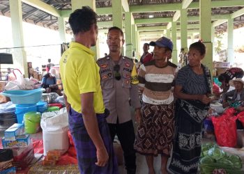 Bhabinkamtibmas Desa Lederaga Ajak  Warga Sambut HUT RI Ke – 80 Dan Jaga Kamtibmas