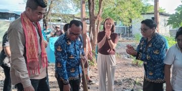 Ketua TP PKK Kota Kupang Beri Apresiasi Kepada Kelurahan Nefonaek Karena Berhasil Kembangkan Kebun Percontohan Hatinya PKK