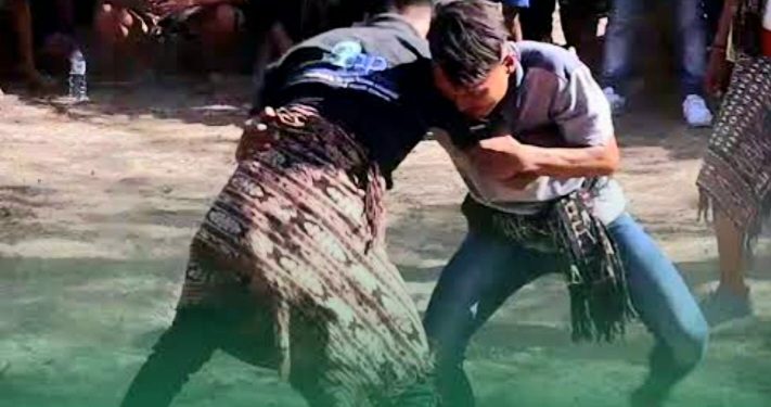 Gulat Sabu Jadi Pertunjukan Dalam Even Budaya Kelurahan Airnona
