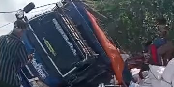 Tragedi di Sabu Barat: Truk Terbalik Renggut Nyawa Ibu, Anak Selamat Berkat Aksi Heroik