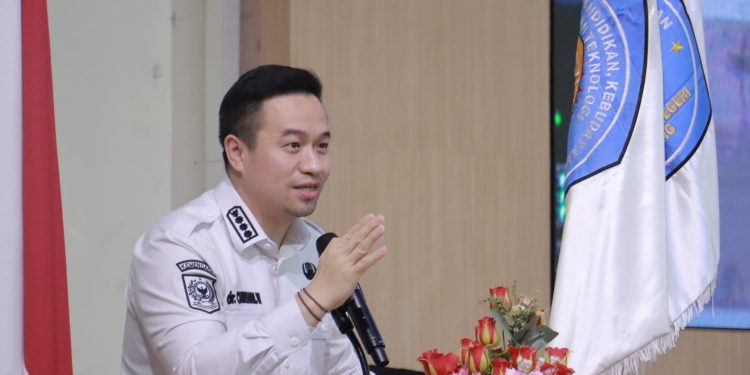 Wali Kota Beri Inspirasi 495 Wisudawan PNK agar Fokus, Adaptif, dan Konsisten Memasuki Dunia Kerja