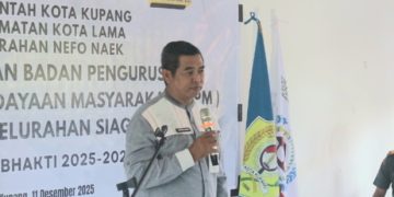 Camat Kota Lama Lantik BP LPM dan Kelurahan Siaga Kelurahan Nefonaek