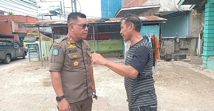 Lagi, Pol PP Kota Kupang Datangi Depo Pengisian Air Yang Merusak Jalan