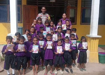 Bhabinkamtibmas Brigpol Marthin Nopemnanu Laksanakan Pembinaan dan Sambang ke SD GMIT Depe