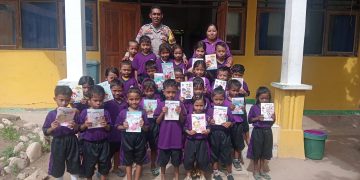 Bhabinkamtibmas Brigpol Marthin Nopemnanu Laksanakan Pembinaan dan Sambang ke SD GMIT Depe