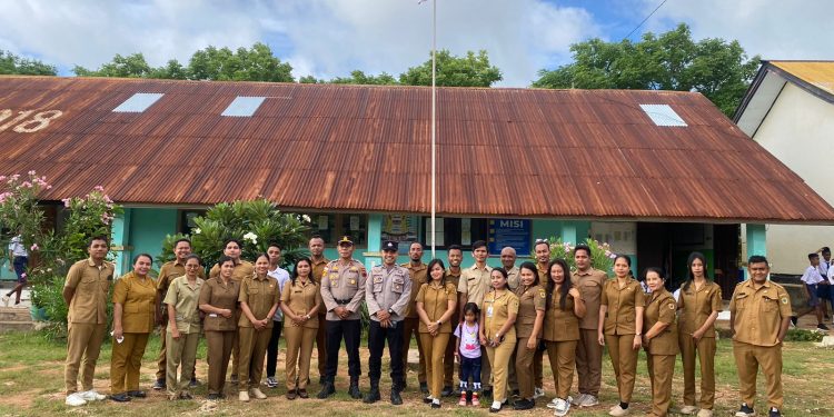 Kapolsek Sabu Timur Jadi Irup, Bangun Karakter Siswa Kujiratu