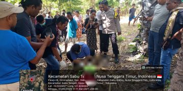 WARGA DESA TADA DI TEMUKAN TAK BERNYAWA , DI DUGA KORBAN TERJATUH DARI ATAS POHON KELAPA