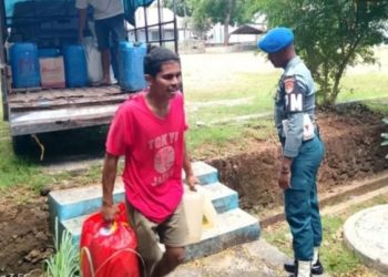 Kodaeral VII ‘Uis Neno Nokan Kit’ Kupang Berhasil Gagalkan Penyelundupan Miras Di Pelabuhan Tenau