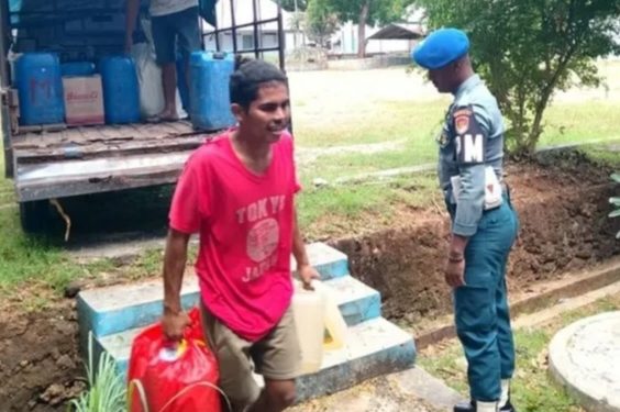 Kodaeral VII ‘Uis Neno Nokan Kit’ Kupang Berhasil Gagalkan Penyelundupan Miras Di Pelabuhan Tenau