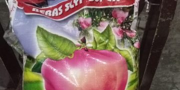 Kemasan Mewah tapi Isinya Mengecewakan, Tokoh Masyarakat Sabu Raijua Bandingkan Beras ‘Buah Manis’ dan Beras Bulog
