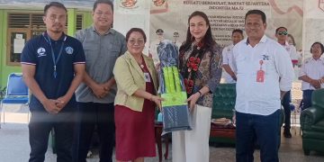 Bangkitkan Cabang Olahraga Cricket Di Kota Kupang, Wawali Beri Bantuan Alat Cricket