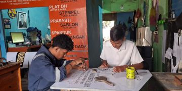 Dari Bengkel Kreatif ke Bisnis Advertising, Henos Kembangkan Usaha Berkat KUR BRI