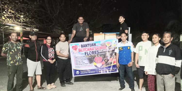Forum Peduli Kasih Pelaku Usaha Perikanan Tenau – Oeba Kota Kupang Bantu 1,3 Ton Ikan Beku Untuk Korban Bencana Flores