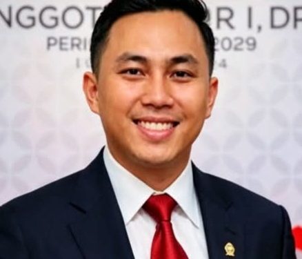 Mengenal Stevano Rizki Adranacus, Tokoh Muda Yang Punya Kepedulian Bagi Dunia Pendidikan di NTT