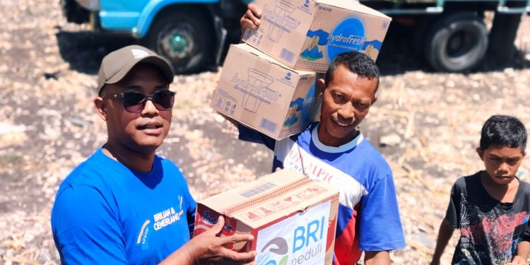 BRI Peduli Salurkan Bantuan Sembako untuk Masyarakat Terdampak Gempa di Flores