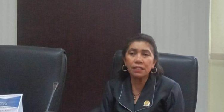 Ana Waha Kolin Minta Pelni Harus Benahi Pelayanan Terhadap Penumpang