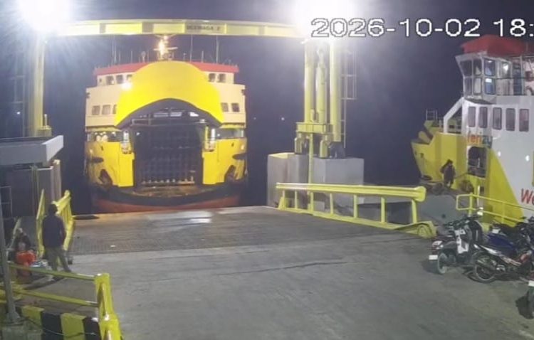 Keterlambatan Pelayaran KMP Lakaan Rute Kupang – Aimere Karena Terjadi Keterlambatan Pengisian BBM Oleh Pertamina