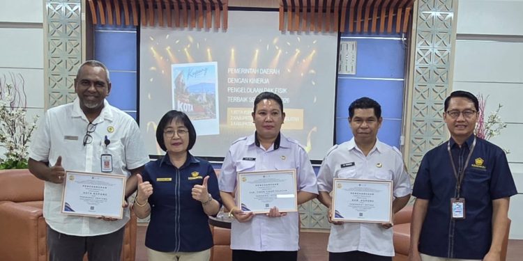 Kota Kupang Raih Dua Penghargaan Kinerja Pengelolaan Keuangan dari KPPN Kupang